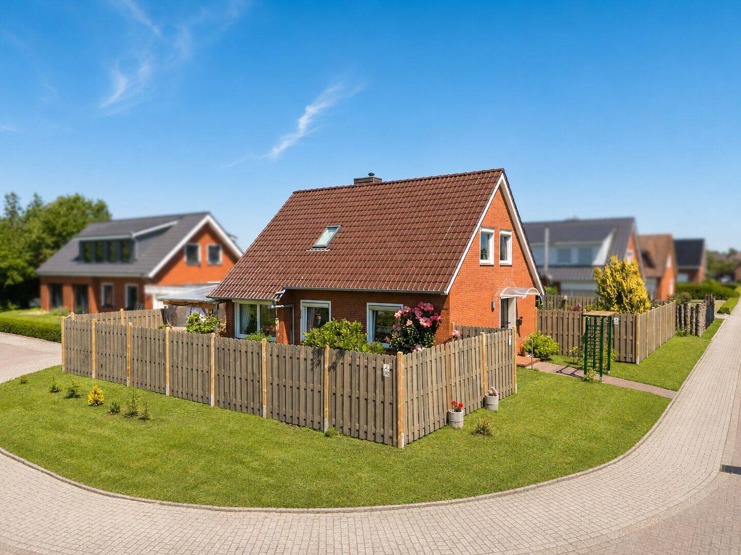 Modernisiertes EFH in begehrter Lage in Esens, 26427 Esens