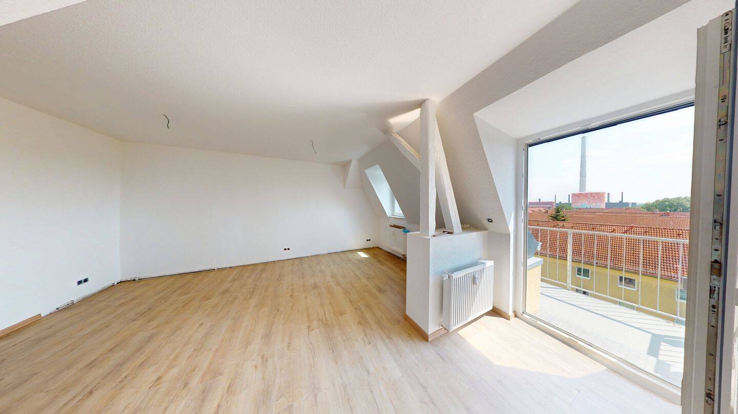 *Geräumige 2,5-Raumwohnung mit & Balkon! Erstbezug nach Kernsanierung*, 6112 Halle (Saale)
