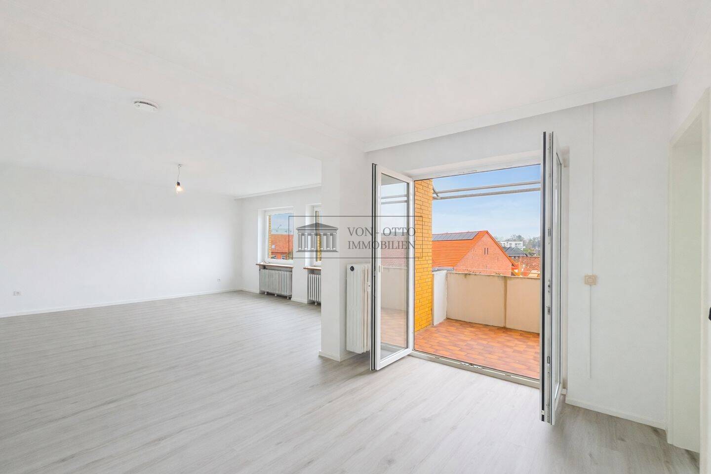 Bezugsfrei & hell: Wohnung mit schönem Balkon, 30559 Hannover