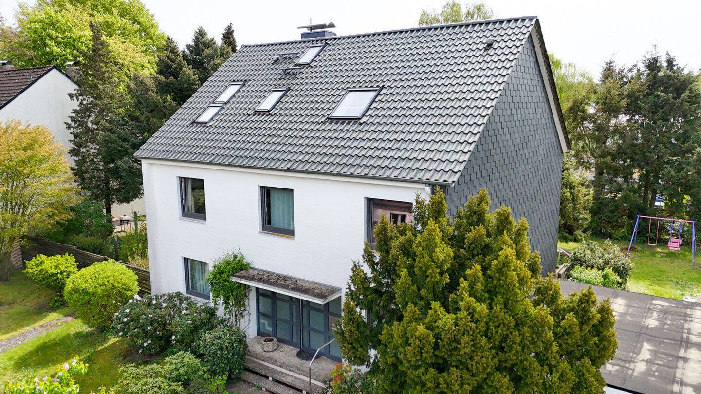 Großzügiges Einfamilienhaus mit charmantem Dachstudio zum Wohlfühlen, 30625 Hannover