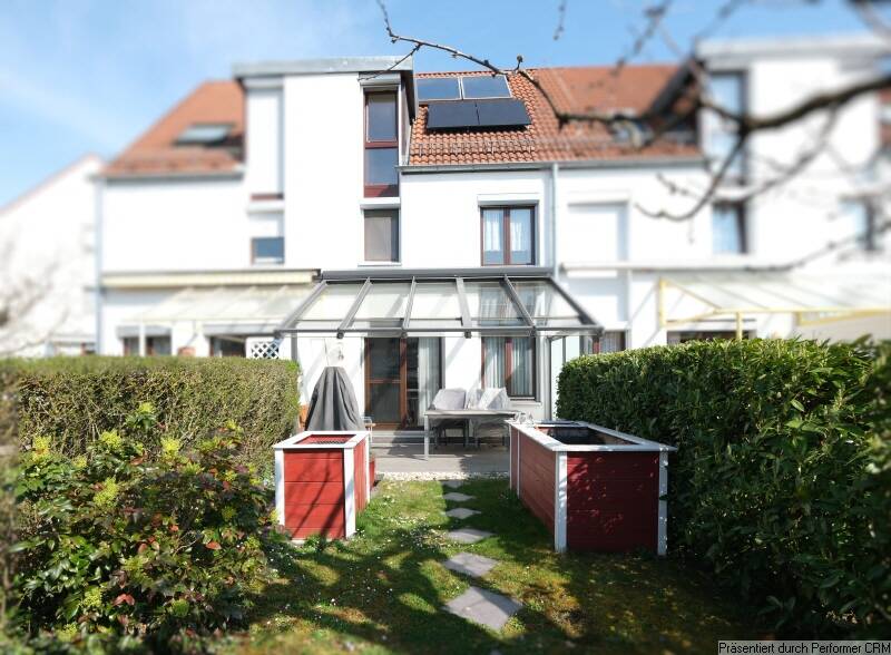 Wo Kinderlachen zu Hause ist: Reihenhaus mit vier Schlafzimmern und Garten an Anliegerstraße, 71686 Remseck am Neckar