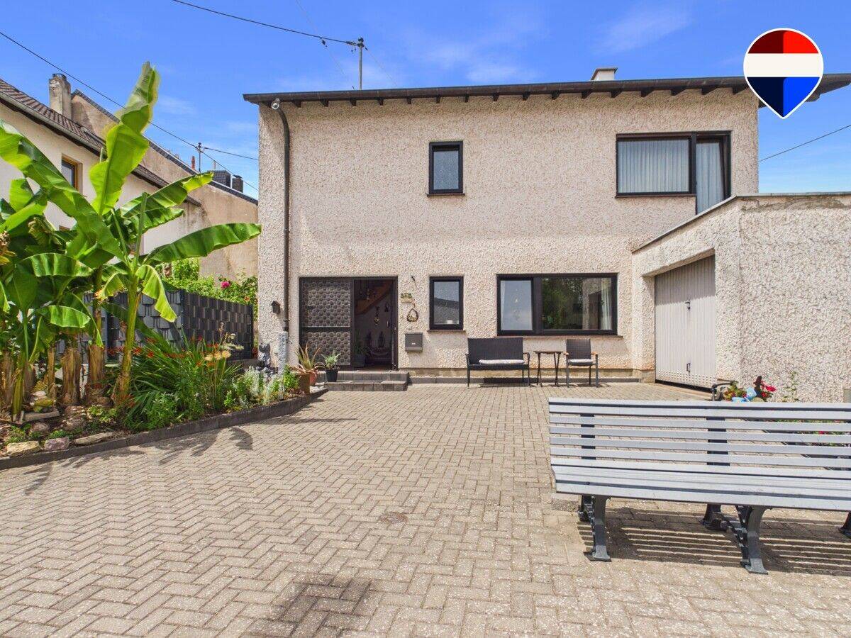 Einfamilienhaus mit großem Grundstück und Potenzial, 66663 Merzig