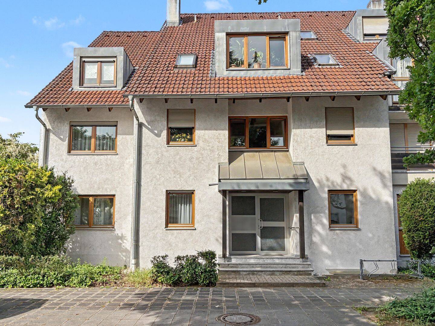 1,5-Zimmer-Erdgeschosswohnung mit Terrasse, Garten und Stellplatz in Nürnberg-Gebersdorf, 90449 Nürnberg (Gebersdorf Neuröthenbach Röthenbach bei Schweinau)