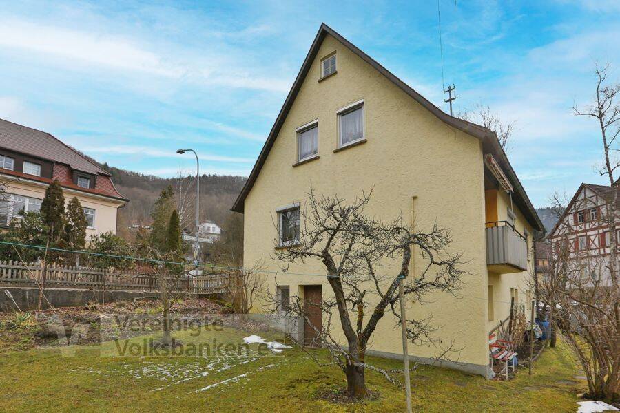 Freistehendes Einfamilienhaus mit Garage und gepflegter Gartenfläche, 72459 Albstadt