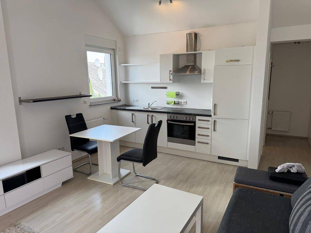 Möbliertes 1-Zimmer Appartement, Küche, Balkon „Ober-Roden“ für max. 1 Person, 63322 Rödermark