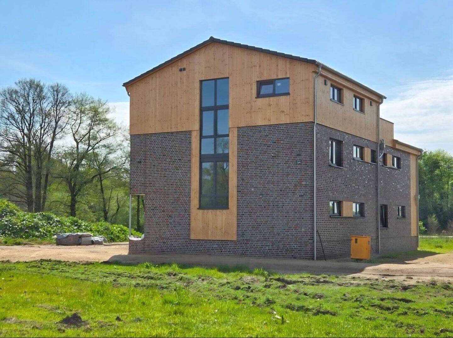 Neubau-Dachgeschosswohnung mit drei Zimmern und Balkon, 26197 Großenkneten