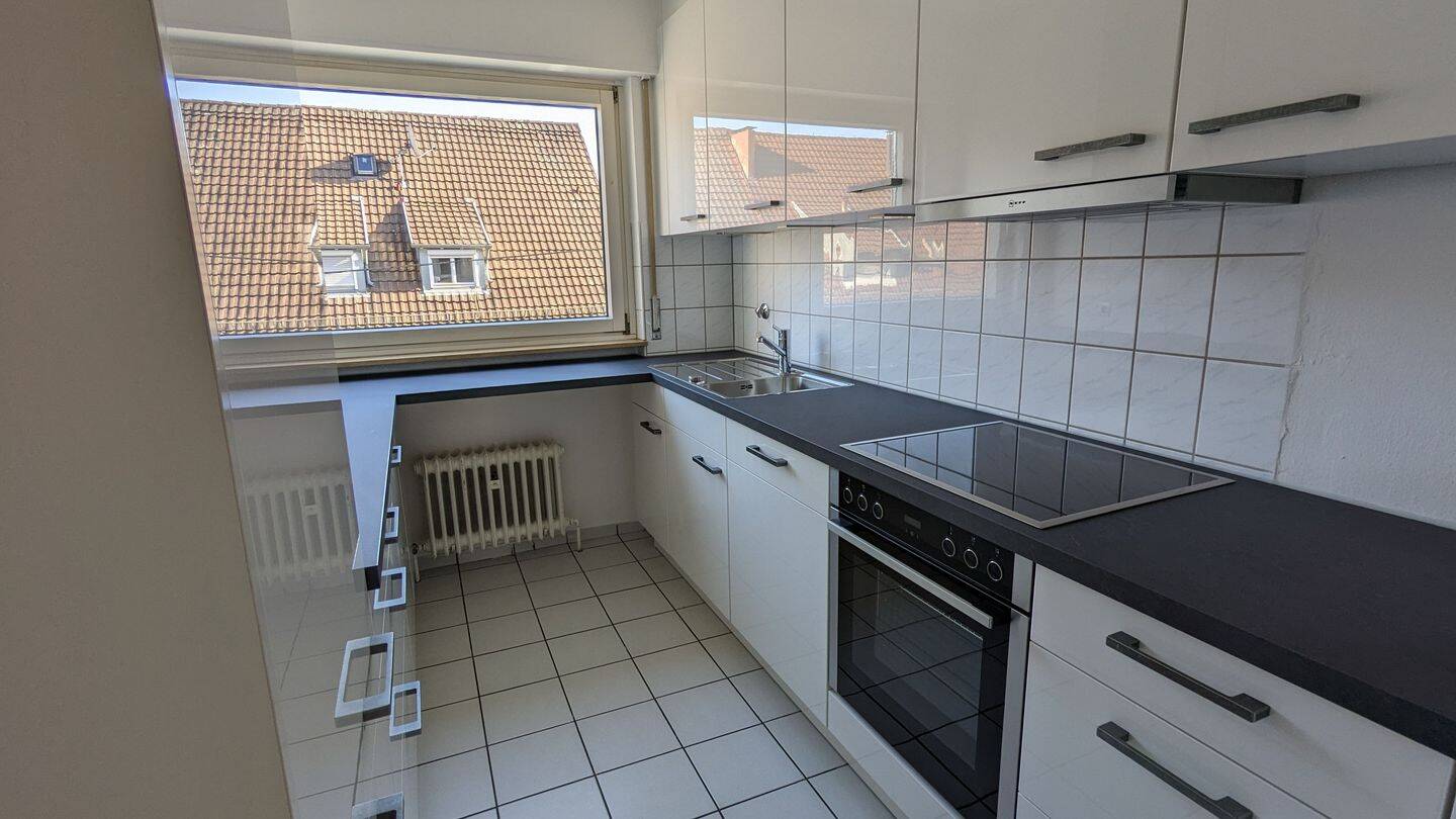 Bieten renovierte (2022) 3-Zimmerwohnung im Mehrfamilienhaus zur Miete, 2.OG links, 70327 Stuttgart