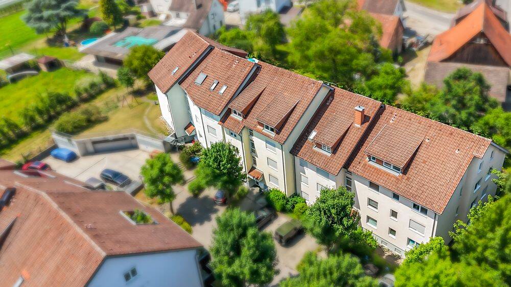 Sofort einziehen oder vermieten – 2-Zimmer-Wohnung mit Balkon und Tiefgarage in beliebter Lage in FN, 88045 Friedrichshafen