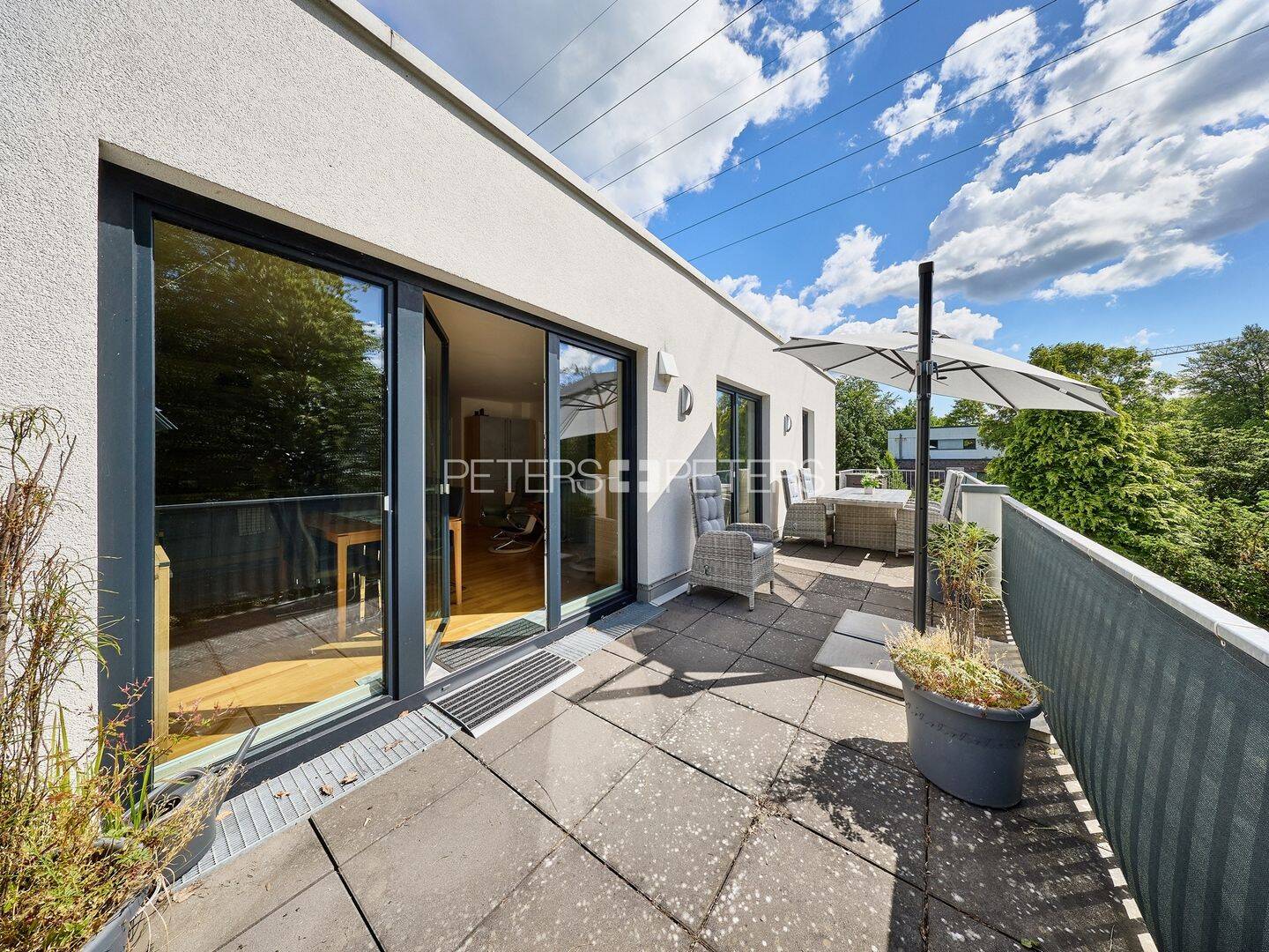 Jeden Tag ein Platz an der Sonne! Moderne Eigentumswohnung mit Süd-Dachterrasse, 22159 Hamburg (Wandsbek Bramfeld Farmsen-Berne Sasel Tonndorf)