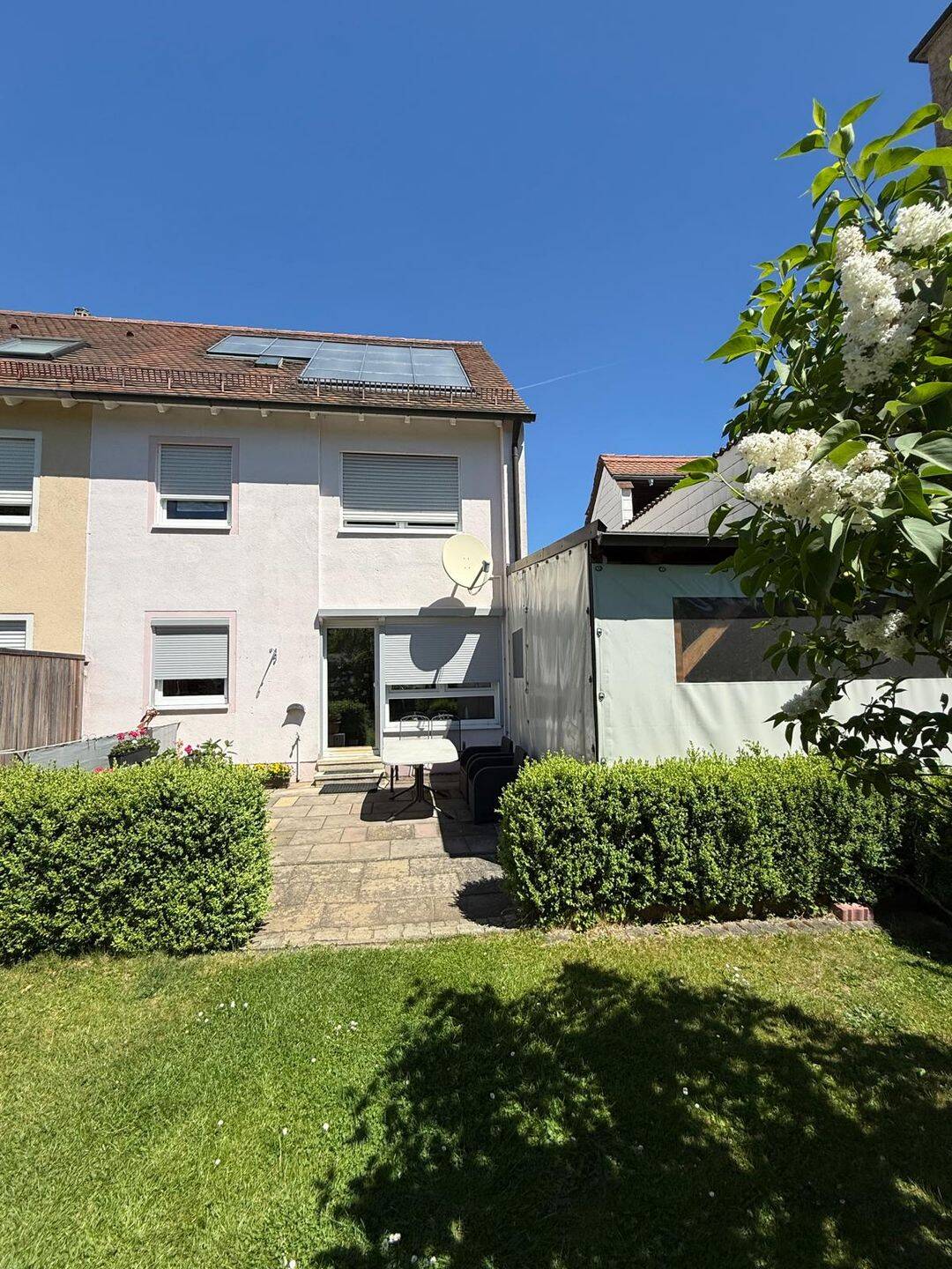 Wer zuerst kommt, mahlt zuerst: Doppelhaushälfte in Hof/Münsterviertel – ca. 90 m² Wfl. – 393 m² Grundstück –, 95032 Hof (Eppenreuth Innenstadt Pirk)