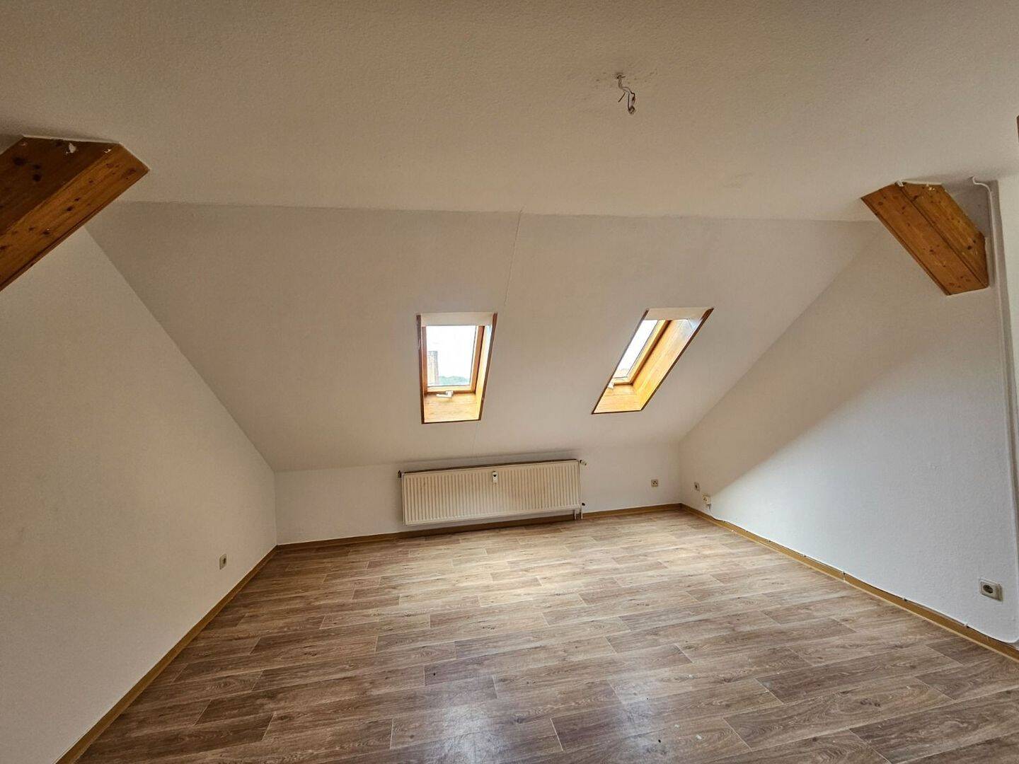 Lichtdurchflutetes 2-Zimmer-Dachgeschoss, 99974 Mühlhausen/Thüringen