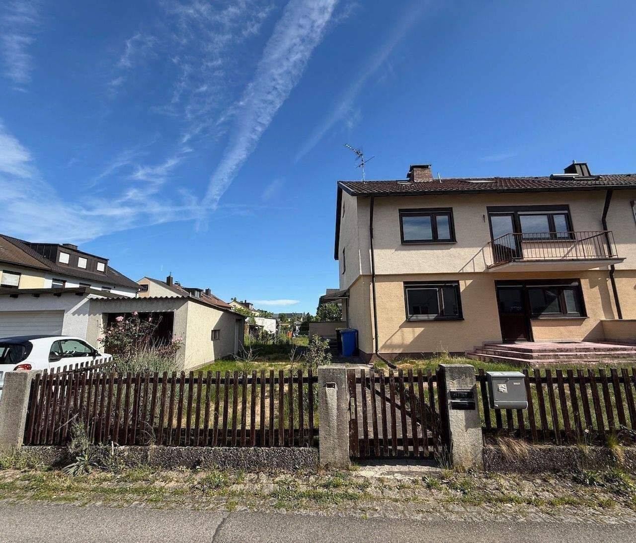 Großes Haus, Ideal für Familien mit Platzbedarf, mit 569 m² Grundstück, mit Garage und Gartenhaus, 90475 Nürnberg
