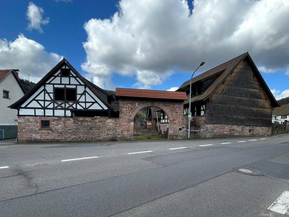 Großzügiges Fachwerk-Anwesen mit Gästehaus & Innenhof, 69483 Wald-Michelbach