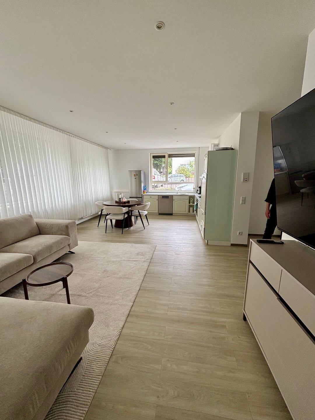 Schöne 2 1/2 ZKB-Wohnung in Saarbrücken – Nähe Caritasklinik –, 66113 Saarbrücken