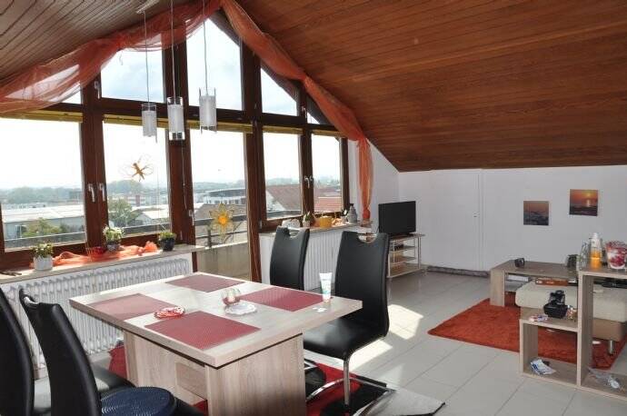 Helle Dach-Atelier-Wohnung zur Ostseite, 71069 Sindelfingen