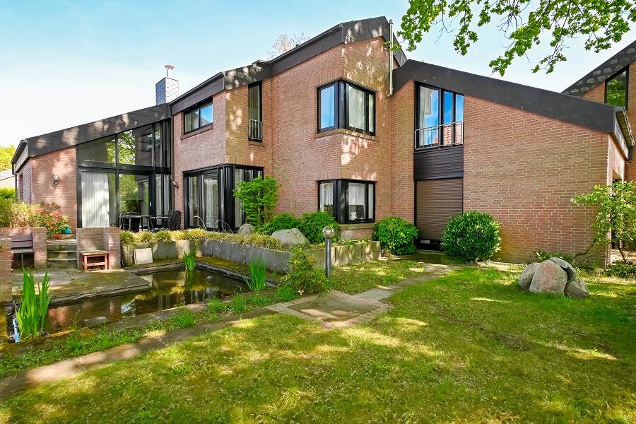Großzügiges Architektenhaus mit separater Einliegerwohnung auf sonnigem Grundstück!, 30855 Langenhagen