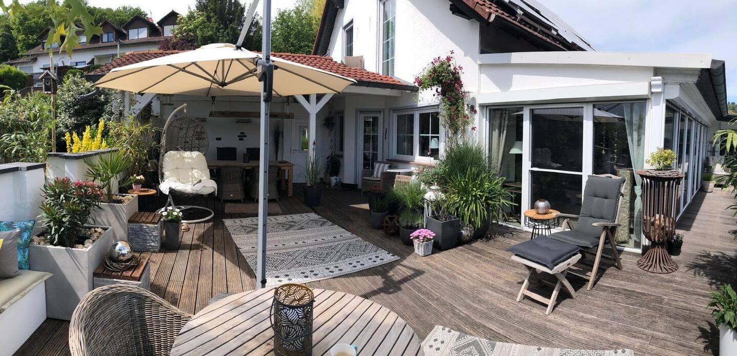 Traumhaus mit riesiger Terrasse, Top-Ausstattung & Panorama-Ausblick in Ortenberg-Eckartsborn, 63683 Ortenberg