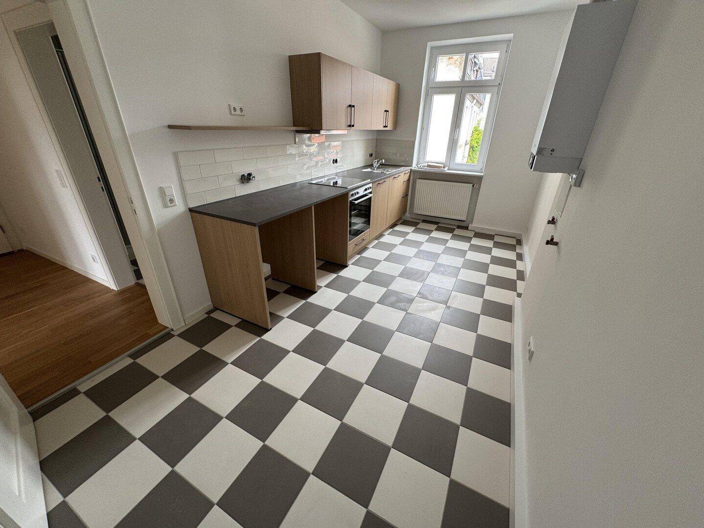 Sanierte 2-Zimmer-Wohnung im beliebten Brentanoviertel mit neuer Küchenzeile!, 63739 Aschaffenburg (Innenstadt Österreicher Kolonie)