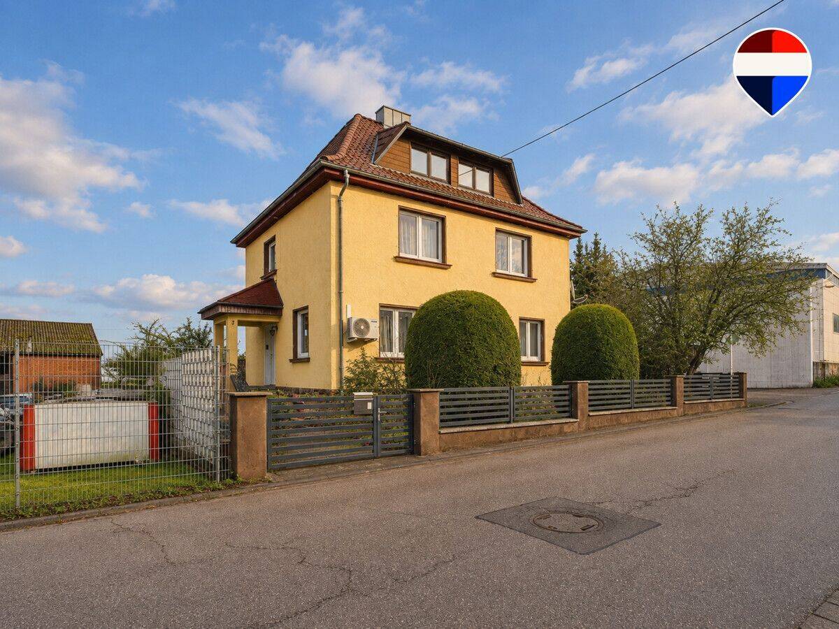 Wohnkomfort in Losheim am See: Klimaanlage, Kamin, Sauna, überdachte Terrasse & großer Garten, 66679 Losheim am See