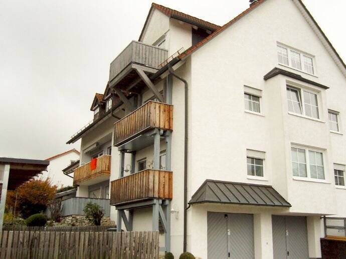Große, schöne Einzimmer Wohnung mit EBK und Südbalkon – Attenkirchen – Bild 1 von 3