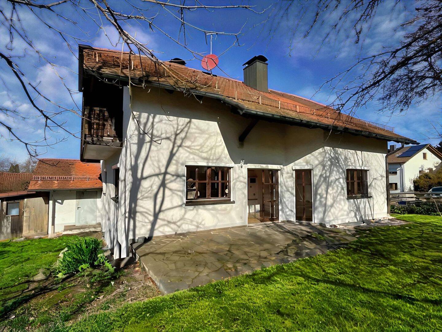 Familienfreundliches Haus mit viel Platz und großem Grundstück in Wiesenfelden, 94344 Wiesenfelden