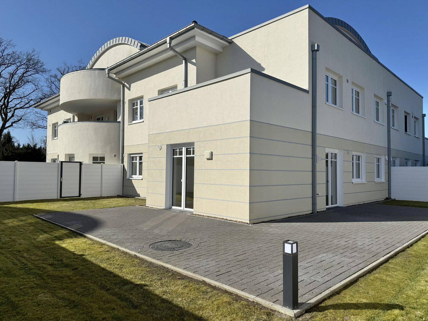Exklusive und moderne Erdgeschosswohnung mit Wohlfühlgarantie, 26180 Rastede