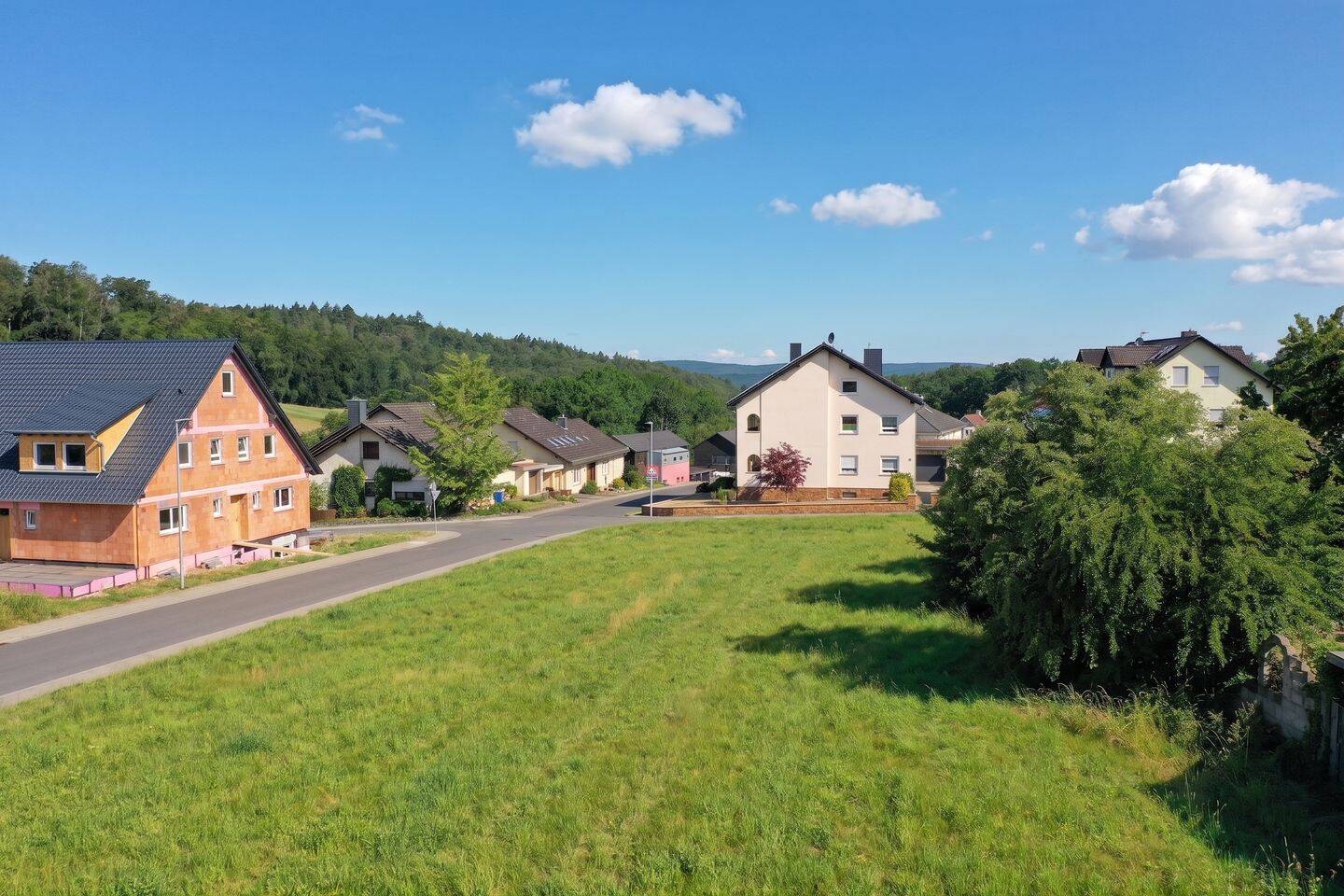 Sonniges Eckgrundstück am Feldrand – Ruhe, Weitblick und perfekte Voraussetzungen für Ihr Traumhaus., 63911 Klingenberg a. Main