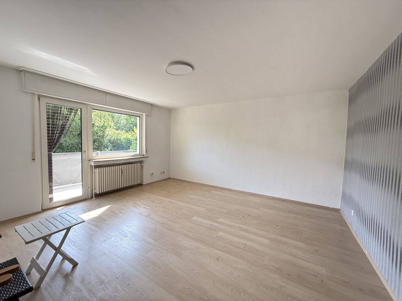 Zwei nebeneinanderliegende Wohnungen mit Balkon und Garage in Kreuzau-Winden, 52372 Kreuzau