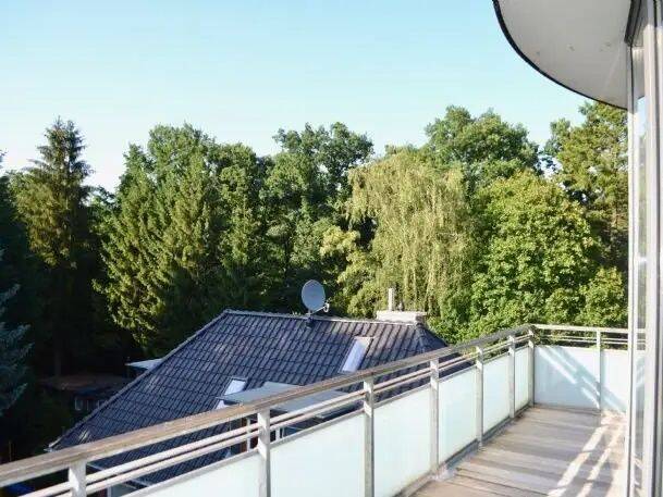 Sehr schönes Penthouse (über 2 Etagen) mit großer sichtgeschützter ruhiger Dachterrasse mit Blick auf den Alsterlauf: Urlaub und Wohnen in einem!, 22337 Hamburg (Hamburg-Nord Alsterdorf Ohlsdorf)