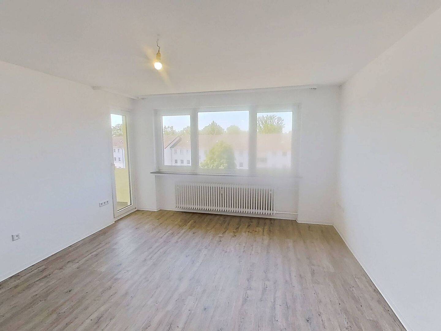 Gemütliche 3-Zimmer-Wohnung mit BALKON und viel Komfort in Paderborn-Sennelager, 33104 Paderborn