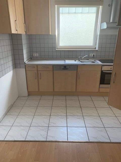 Attraktive renovierte 2,5-Raum-Wohnung in verkehrsgünstiger Lage in Essen-Kray, 45307 Essen (Kray Leithe)