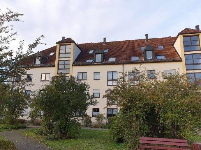 Tolle 2.RW. im DG. mit Fernblick, Badewanne, TG.-Stellpl. u.v.m. in DD.-Cotta zu verkaufen!, 1157 Dresden