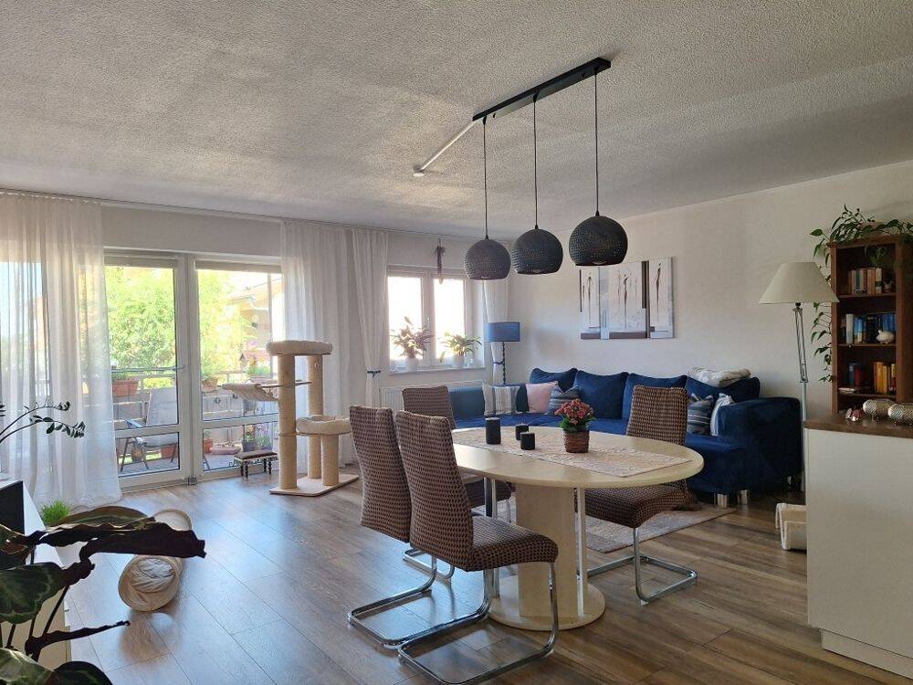 Brandis: ETW in 2020 komplett saniert – 3 Zimmer, 2 Balkone – frei werdend, 4824 Brandis