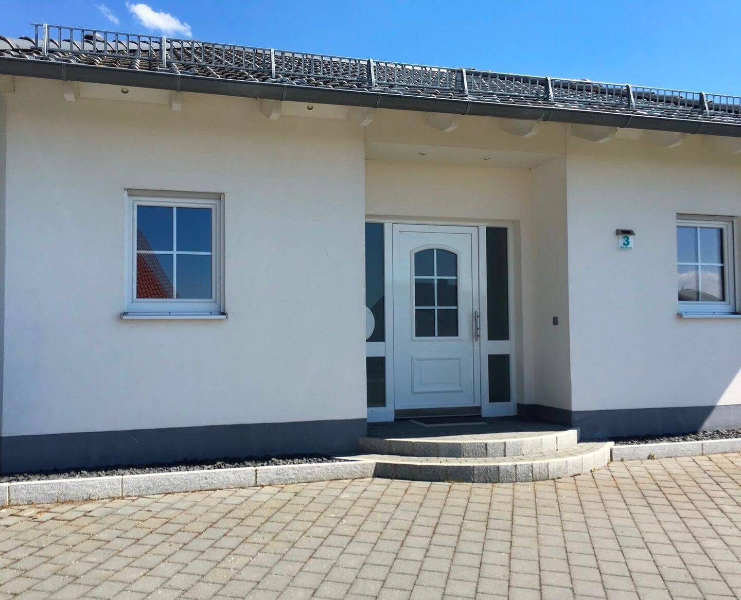 Schönes, geräumiges Haus, drei Zimmer, in sehr ruhiger Lage in Oberwiesenacker bei Neum. i. d. Opf., 92355 Velburg
