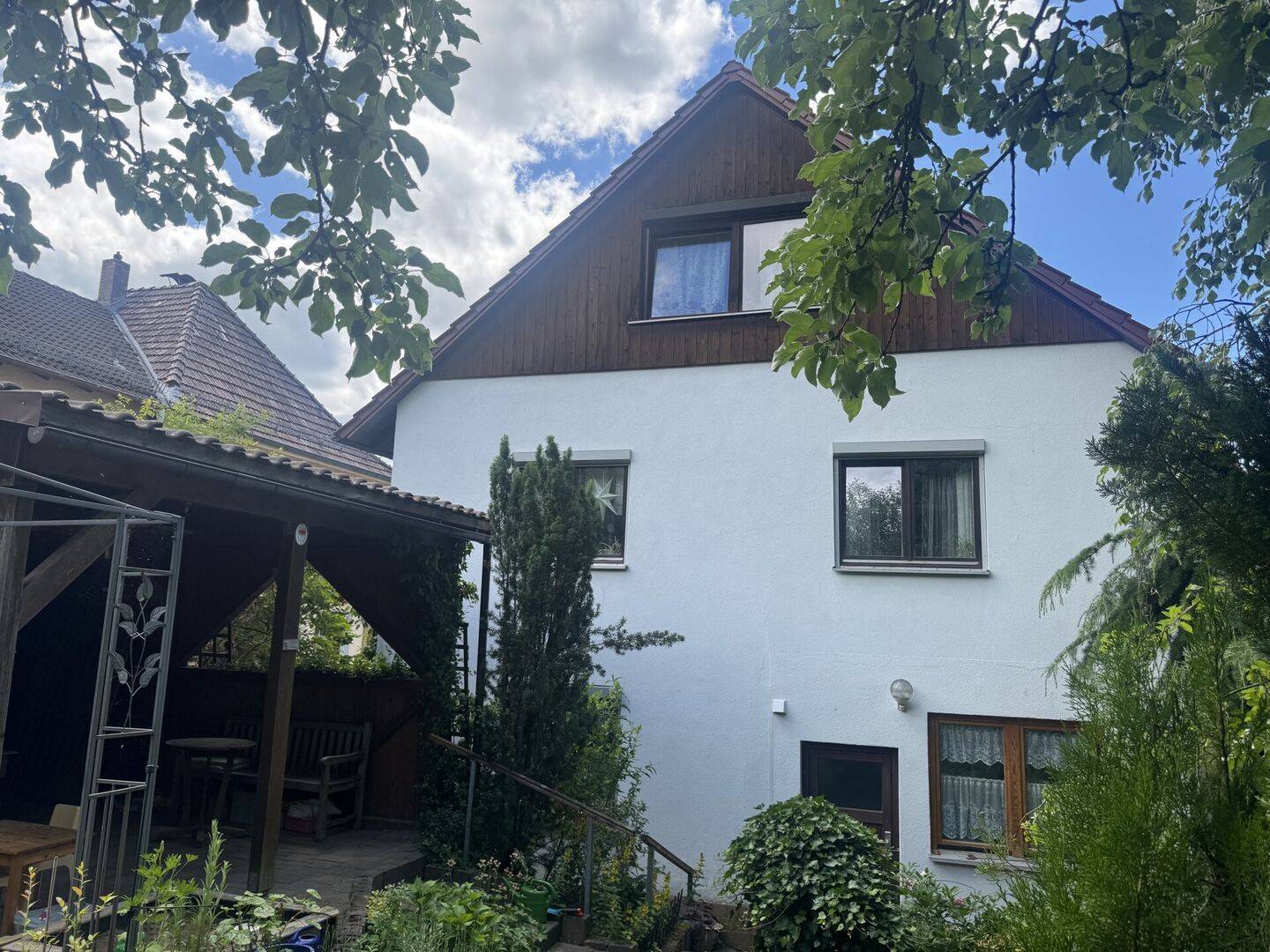 Großes Wohnhaus zentral in Rödental, 96472 Rödental
