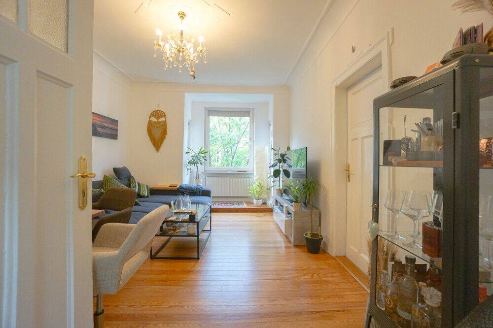 Großzügige 3,5-Zimmer-Wohnung mit Altbaucharme, Westbalkon und Einbauküche, 90478 Nürnberg (Dutzendteich Gleißhammer Glockenhof Sankt Peter Zerzabelshof)