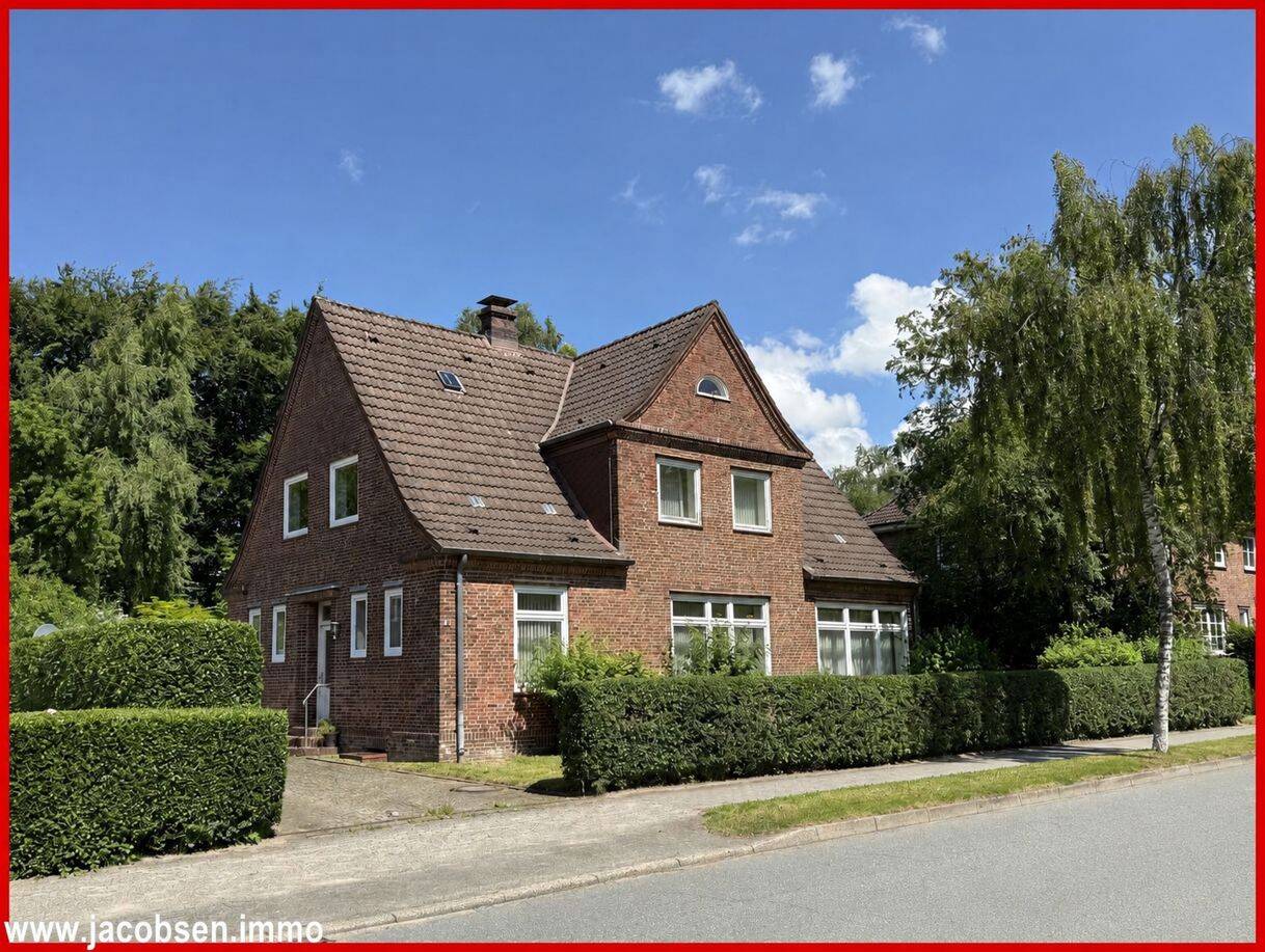 Liebhaberstück mit Geschichte und noch mehr Zukunft – Einfamilienhaus mit Naturgarten in Bestlage, 24837 Schleswig