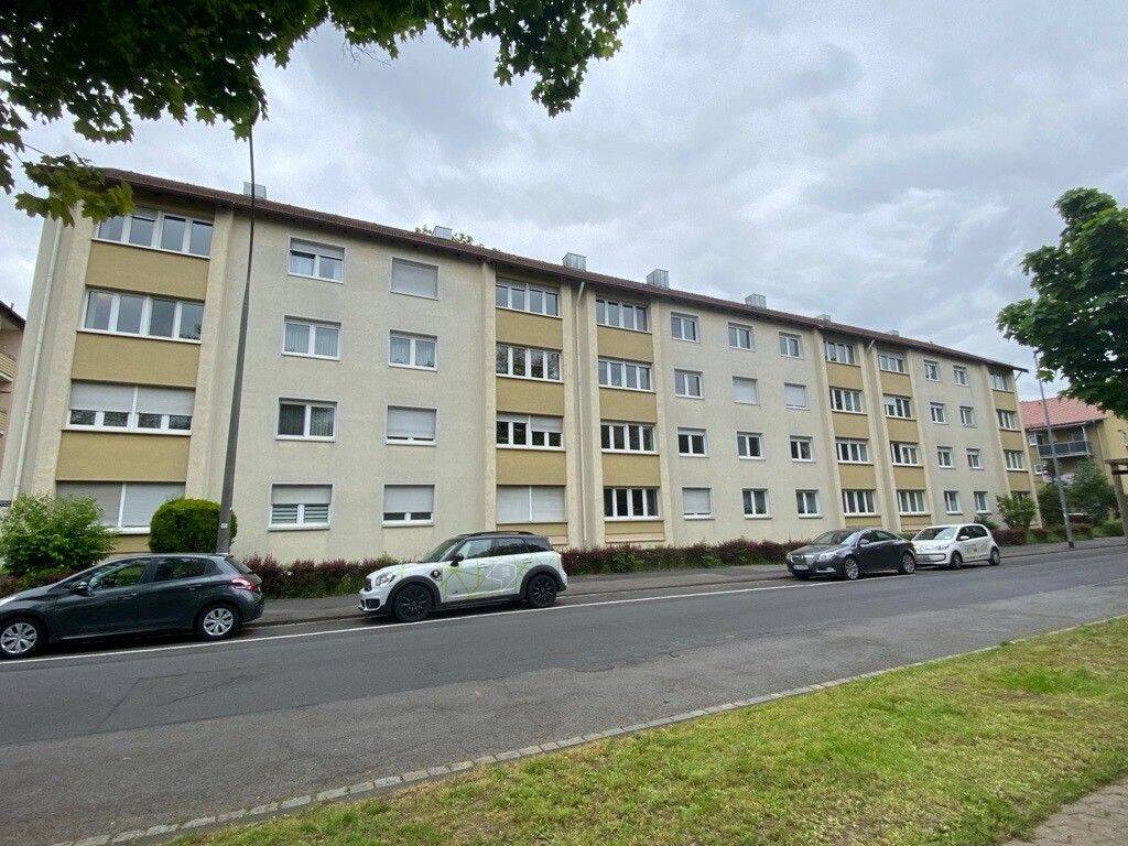Teilsanierte 3-Zimmer-Wohnung mit Balkon im 3. Obergeschoss in Schweinfurt, 97421 Schweinfurt