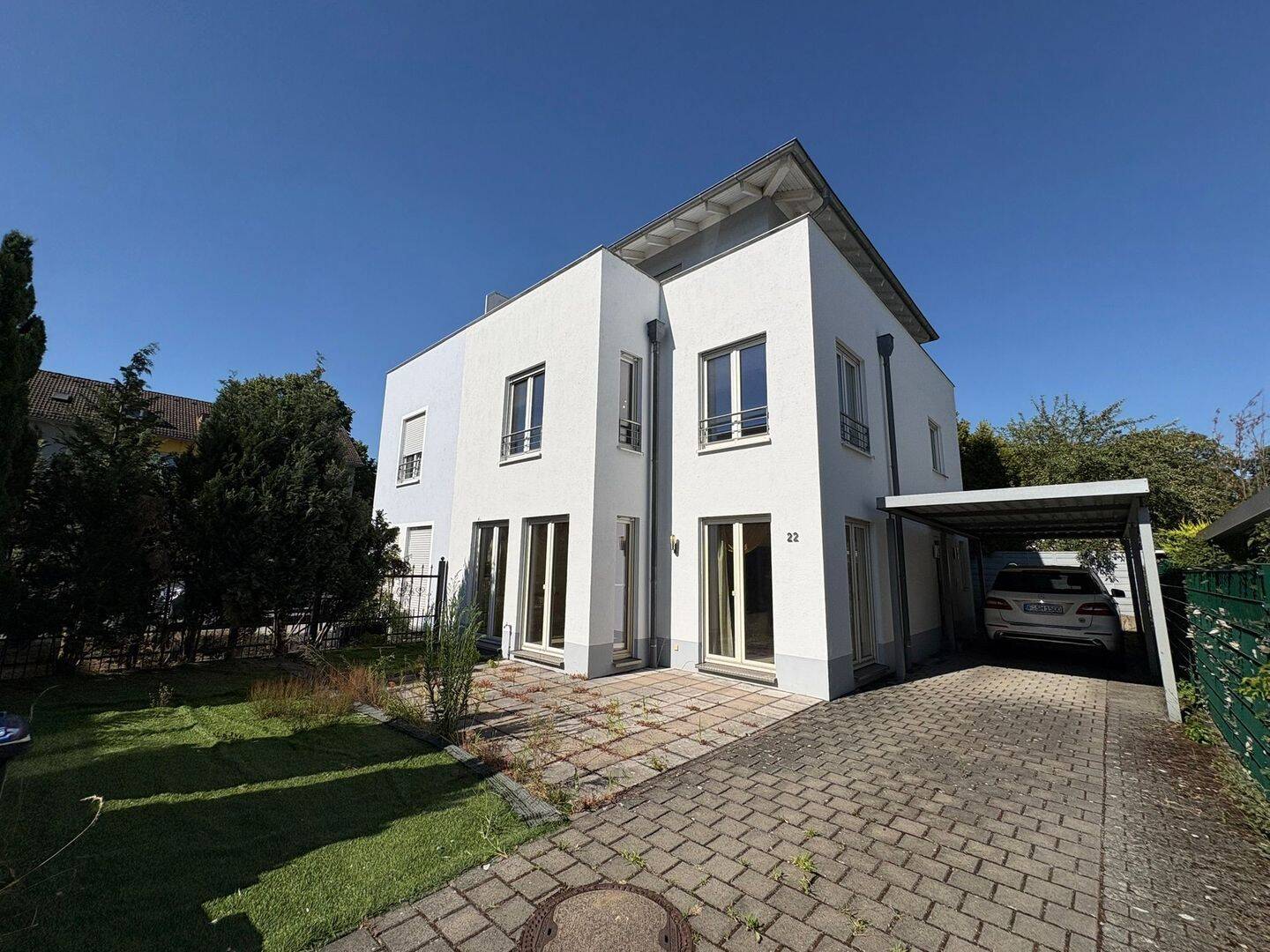 Doppelhaushälfte mit Dachterrasse und Carport, 60433 Frankfurt am Main (Bonames Dornbusch Eschersheim Frankfurter Berg Preungesheim)