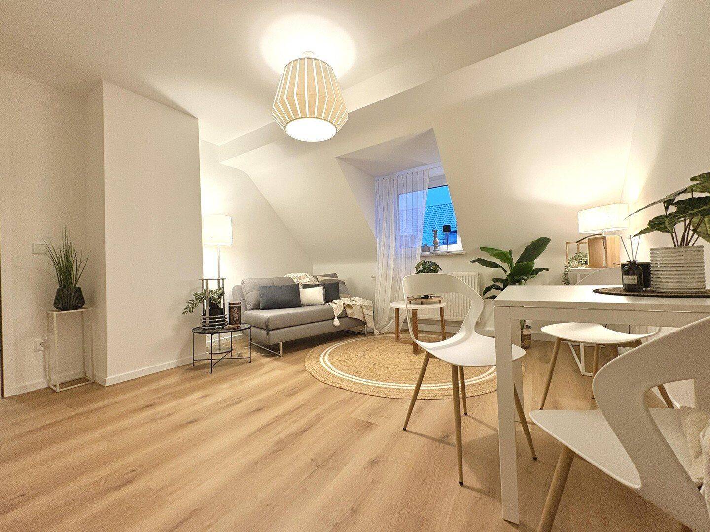 Sanierte Wohnung + Nutzfläche im Spitzboden in Rüttenscheid, 45131 Essen (Rüttenscheid)