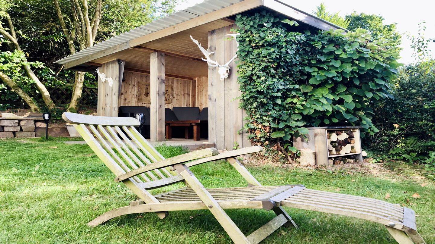 Großzügige 2-Zimmer-Wohnung mit Wintergarten in Baden-Baden (1. OG, 88 m², Parkett), 76530 Baden-Baden (Ebersteinburg Innenstadt Lichtental Varnhalt Weststadt)