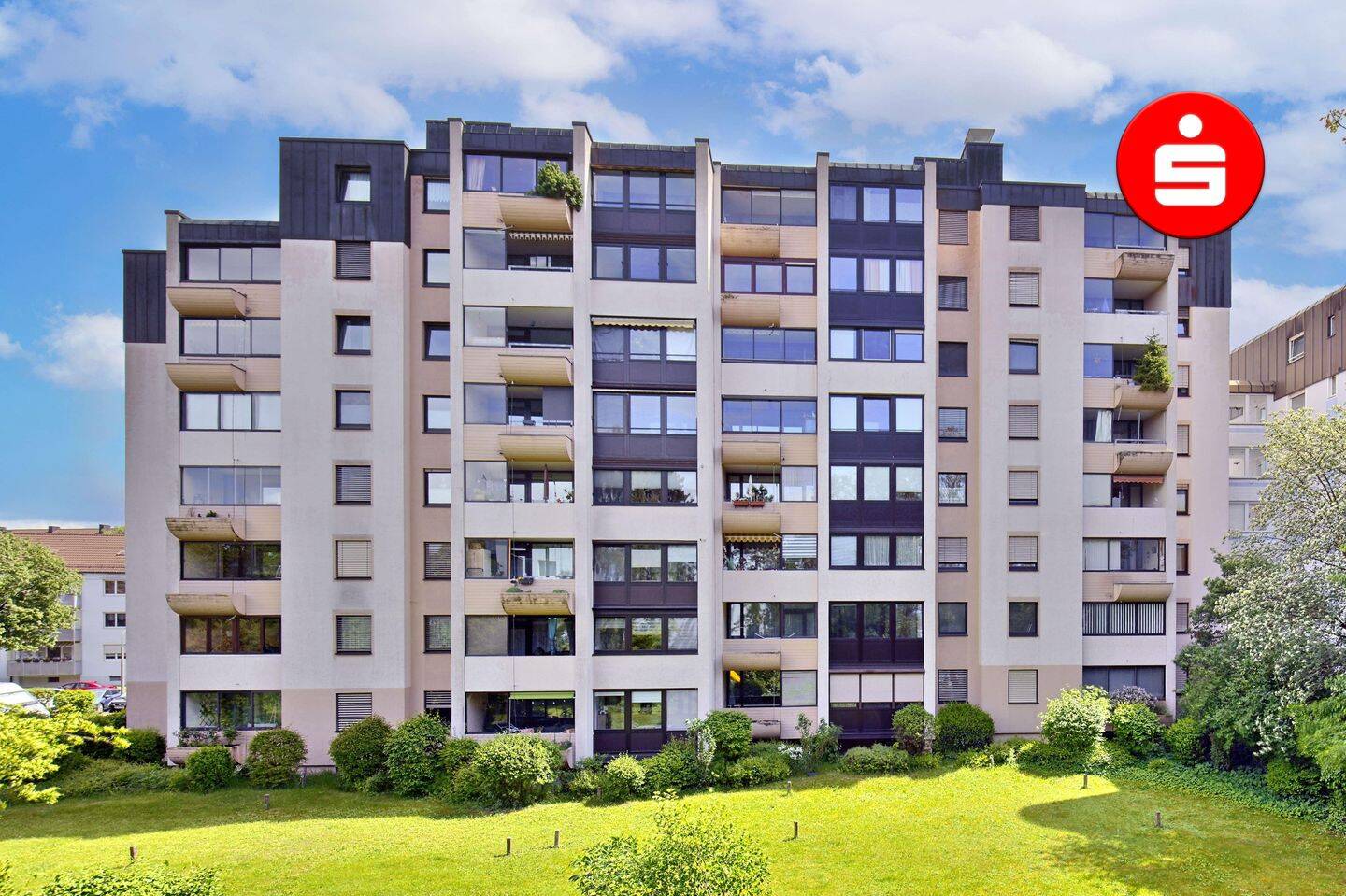 Weitblick trifft Komfort: Moderne 3-Zimmer-Wohnung mit Wintergarten!, 90469 Nürnberg (Falkenheim Gartenstadt Kettelersiedlung Langwasser Rangierbahnhof)