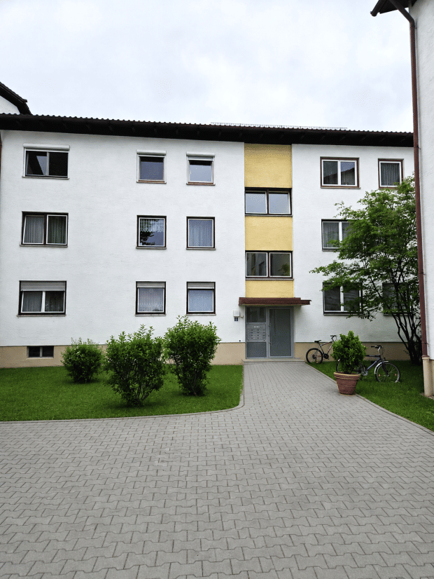 Sonnige, helle 2 ZKB mit Südbalkon und Bergblick, 83026 Rosenheim (Aising Happing Pang Süd)