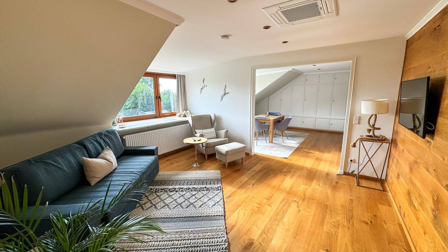 Wohnen, wo andere Urlaub machen – Exklusive Meerblick-Residenz in Schobüll, 25813 Husum