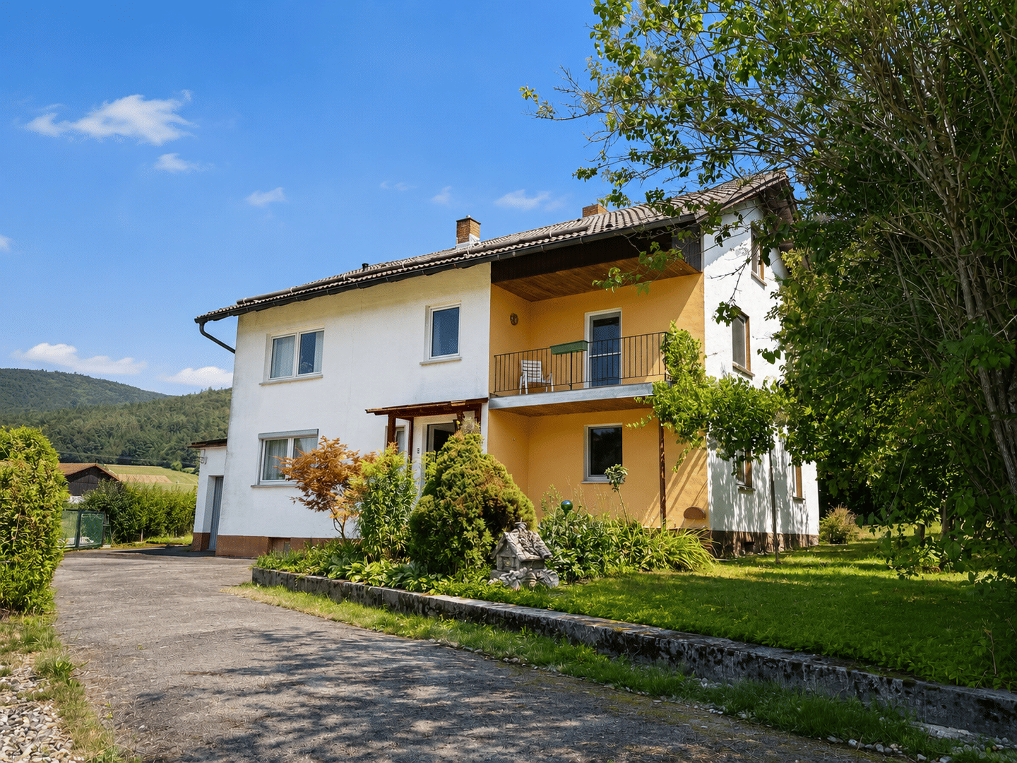 Großzügiges Wohnhaus mit solider Bausubstanz und vielfältigem Entwicklungspotenzial, 93477 Gleißenberg