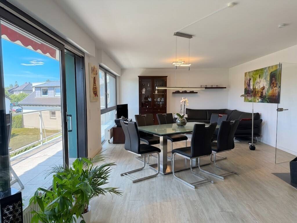 ++ Exklusives Wohnjuwel: Luxuriöse 1. OG-Wohnung mit Kamin & Sonnenbalkon in Bestlage ++, 42699 Solingen (Höhscheid Merscheid Ohligs-Aufderhöhe)
