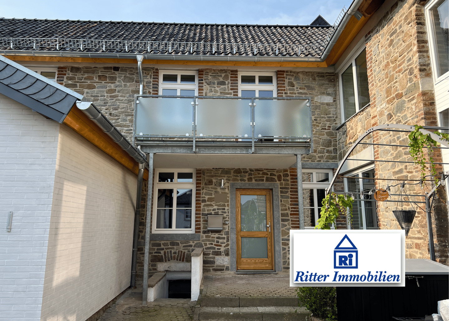 Ritter Immobilien e.K.: Charmante Maisonettewohnung mit modernisiertem Altbauflair in Stolberg-Zweifall, 52224 Stolberg (Rhld.)