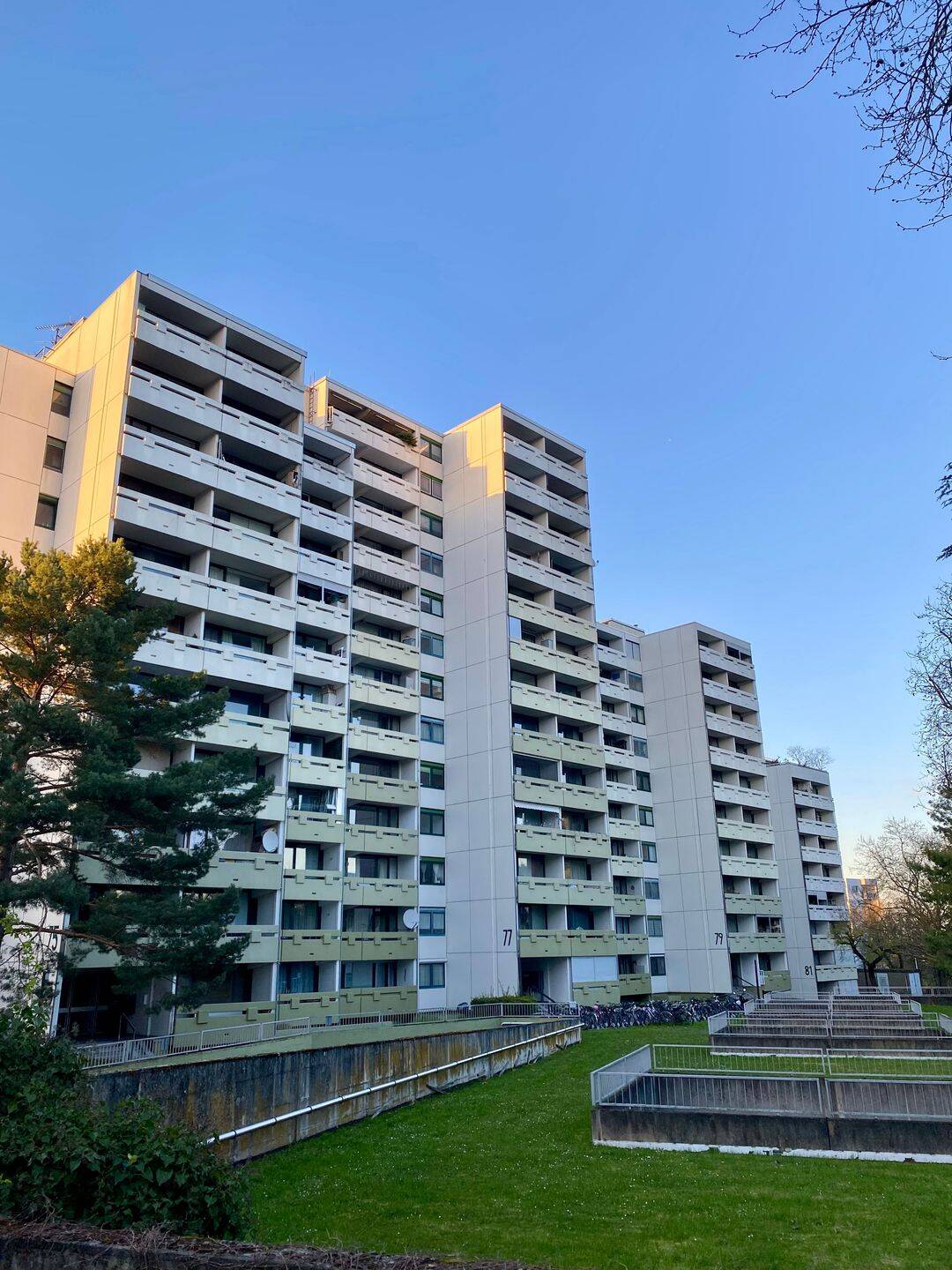 Wohnung mit Weitblick: 1-Zi.-Eigentumswohnung mit Tiefgaragenstellplatz in Frankfurt Oberrad!, 60599 Frankfurt am Main (Oberrad Sachsenhausen)