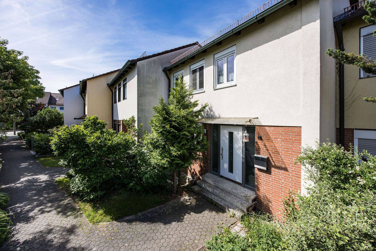 Familienfreundliches Domizil mit zauberhaftem Garten Ihr neues Zuhause in sehr guter Lage von Nürnberg-Langwasser, 90473 Nürnberg (Langwasser)