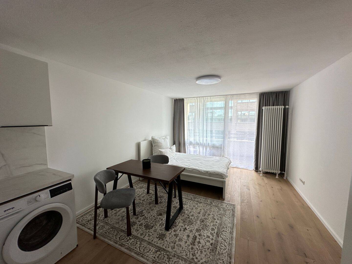 Erstbezug nach Renovierung, 1 Zimmer Appartement (möbliert + TG), 81673 München (Berg am Laim)
